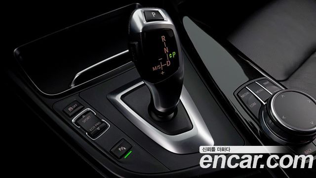BMW 3-Series 2018 — photo 9