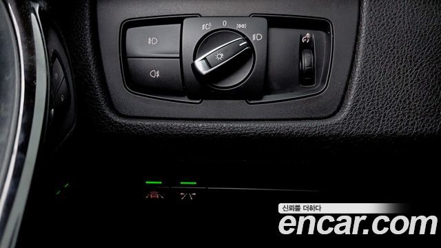 BMW 3-Series 2018 — photo 14