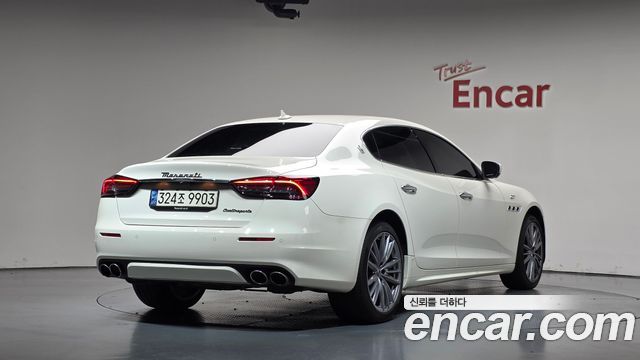 Maserati Quattroporte 2022 — photo 2