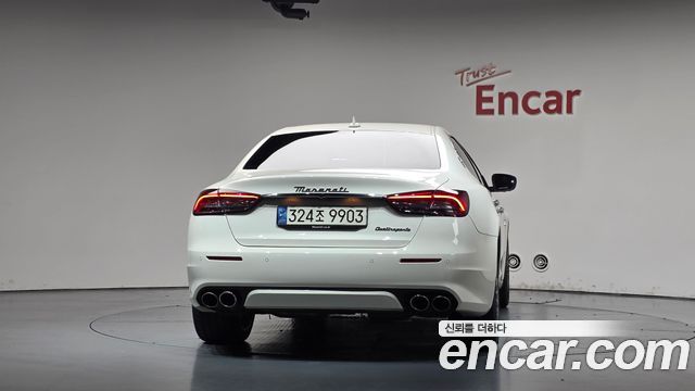 Maserati Quattroporte 2022 — photo 4