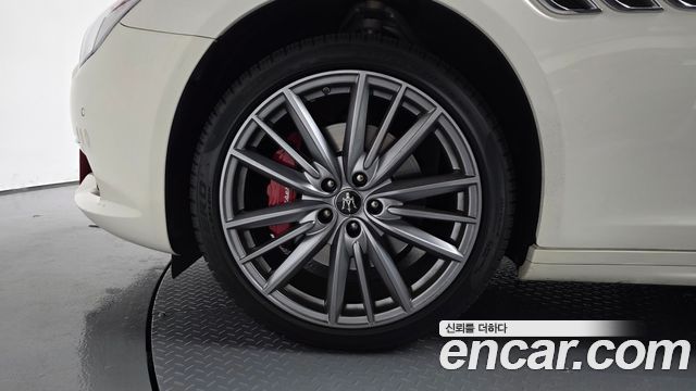 Maserati Quattroporte 2022 — photo 5