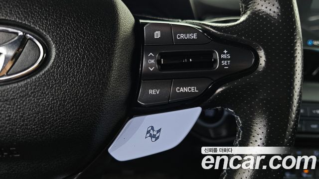 Hyundai Veloster 2019 — photo 23