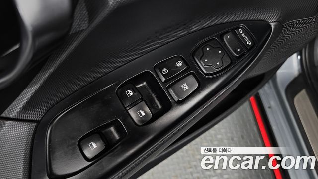 Hyundai Veloster 2019 — photo 27