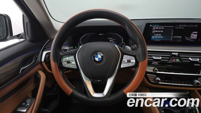 BMW 5-Series 2020 — photo 20