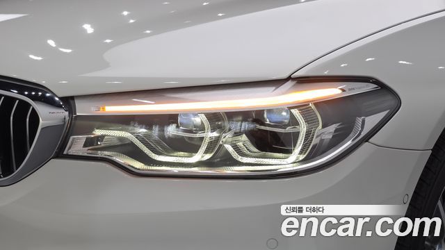 BMW 5-Series 2020 — photo 8