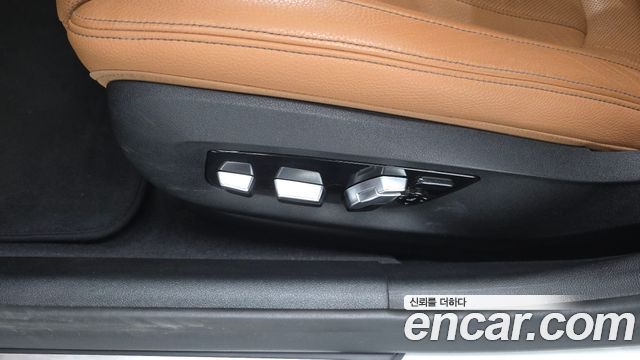 BMW 5-Series 2020 — photo 34
