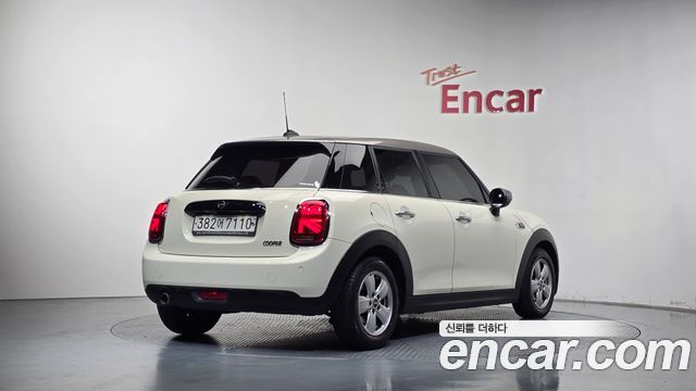Mini Cooper 2021 — photo 2