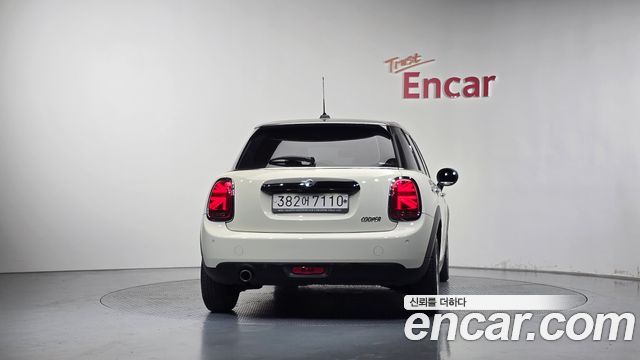 Mini Cooper 2021 — photo 4