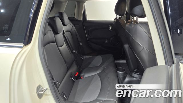 Mini Cooper 2021 — photo 17