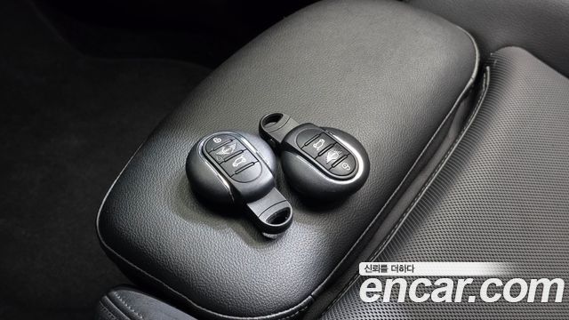 Mini Cooper 2021 — photo 21