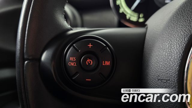 Mini Cooper 2021 — photo 22