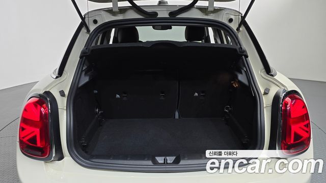 Mini Cooper 2021 — photo 24