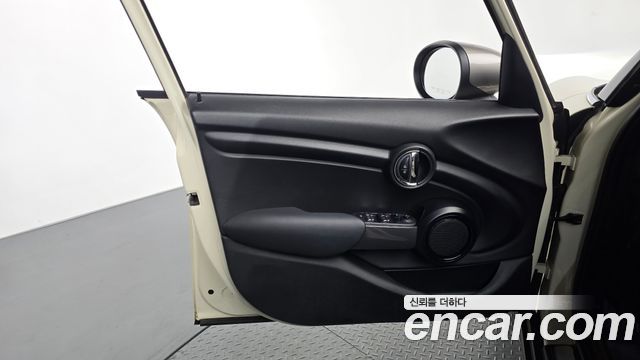 Mini Cooper 2021 — photo 14