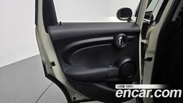 Mini Cooper 2021 — photo 15