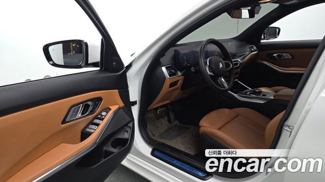 BMW 3-Series 2024 — photo 13