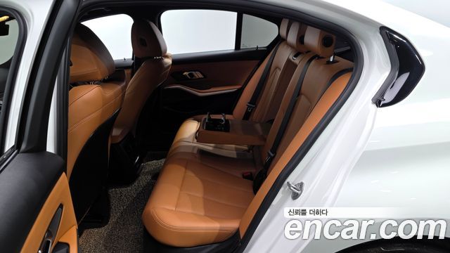 BMW 3-Series 2024 — photo 18