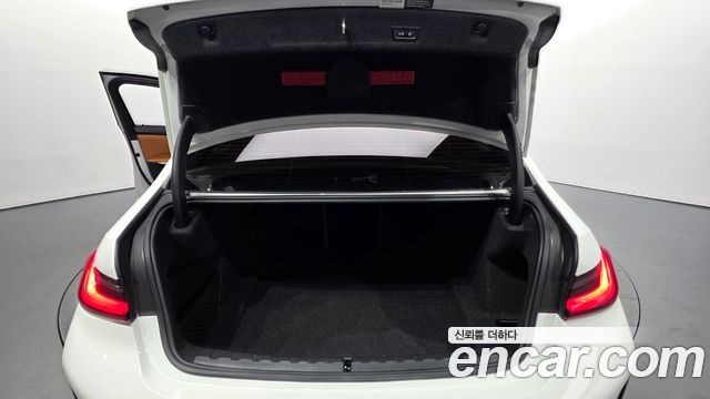 BMW 3-Series 2024 — photo 24
