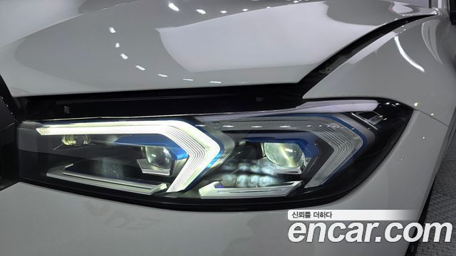 BMW 3-Series 2024 — photo 8