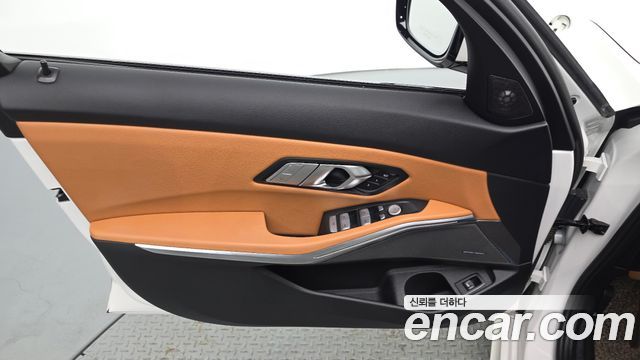 BMW 3-Series 2024 — photo 14
