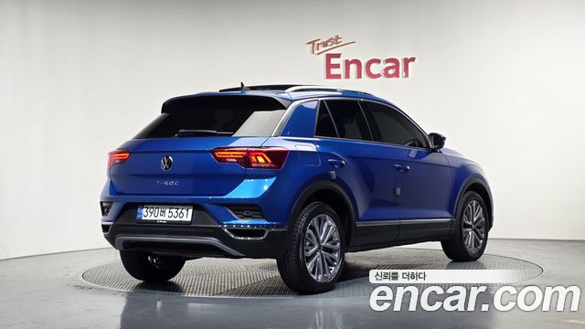 Volkswagen T-Roc 2021 — photo 2