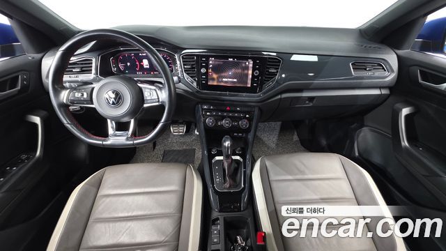 Volkswagen T-Roc 2021 — photo 10