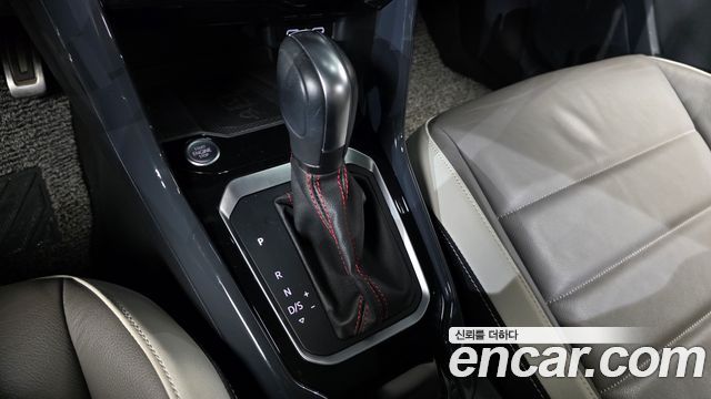 Volkswagen T-Roc 2021 — photo 12