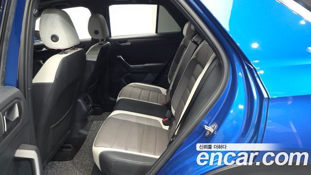 Volkswagen T-Roc 2021 — photo 17