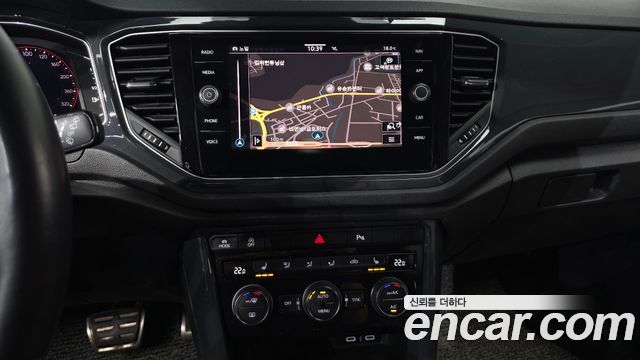 Volkswagen T-Roc 2021 — photo 18