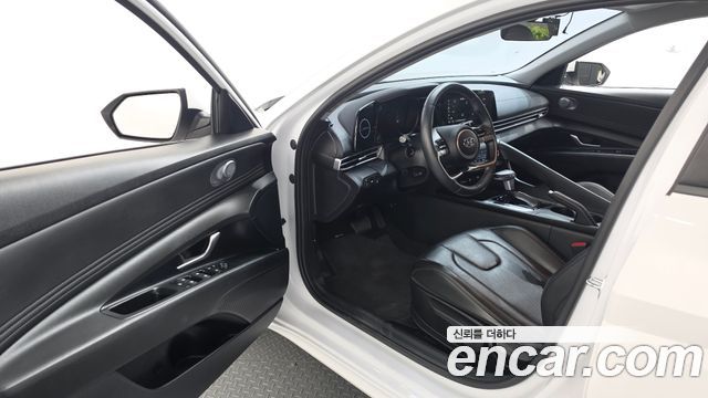 Hyundai AVANTE 2023 — photo 13