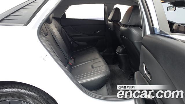 Hyundai AVANTE 2023 — photo 17