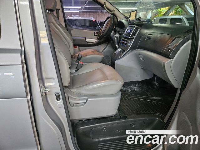 Hyundai Starex 2017 — photo 15