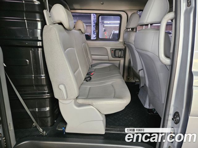 Hyundai Starex 2017 — photo 19
