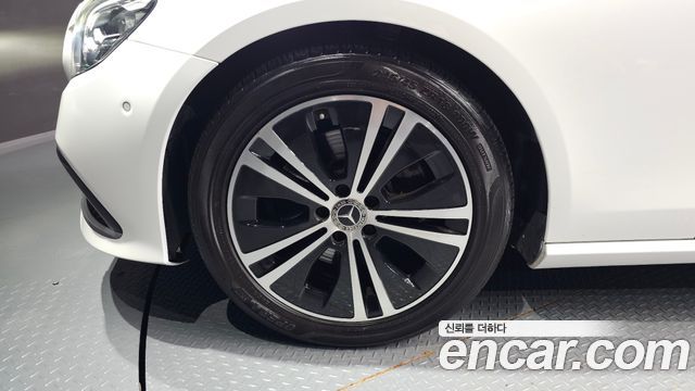 Mercedes-Benz E-Class 2021 — photo 5