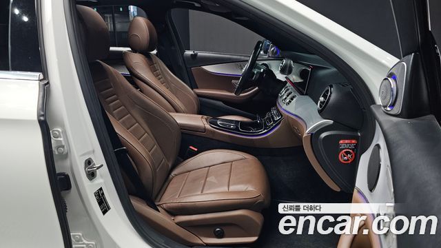 Mercedes-Benz E-Class 2021 — photo 18