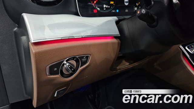 Mercedes-Benz E-Class 2021 — photo 22