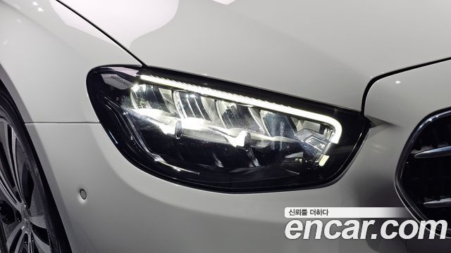 Mercedes-Benz E-Class 2021 — photo 8