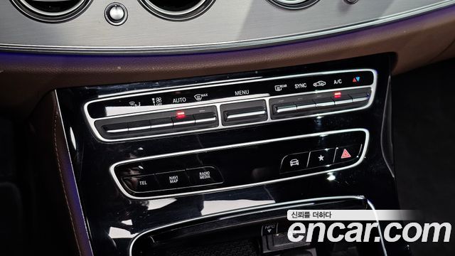 Mercedes-Benz E-Class 2021 — photo 27
