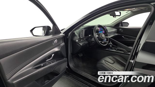 Hyundai AVANTE 2021 — photo 13