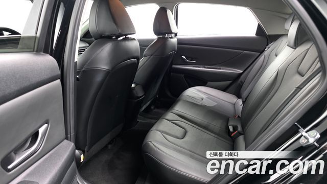 Hyundai AVANTE 2021 — photo 17