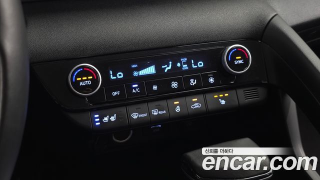 Hyundai AVANTE 2021 — photo 24
