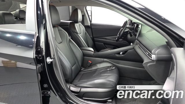 Hyundai AVANTE 2021 — photo 16
