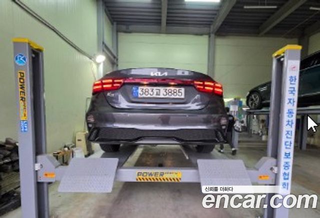 Kia K3 2024 — photo 2