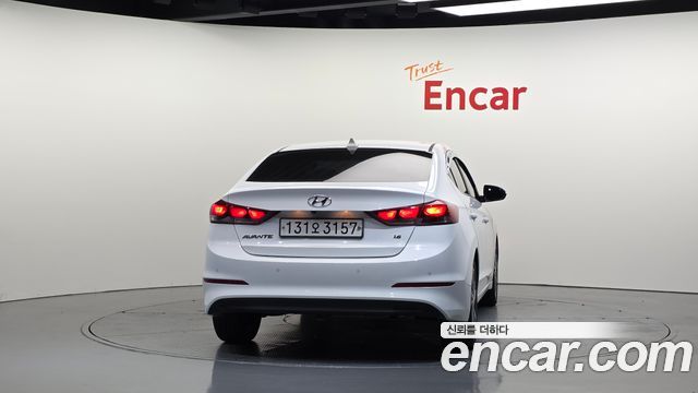 Hyundai AVANTE 2018 — photo 4