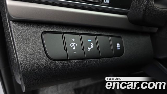 Hyundai AVANTE 2018 — photo 17