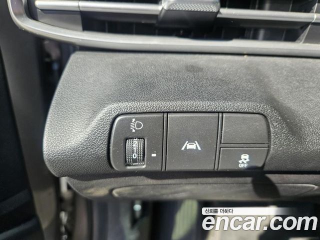 Hyundai AVANTE 2021 — photo 12