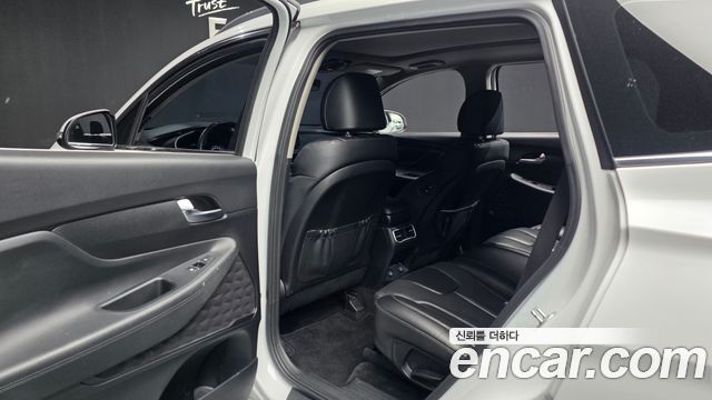 Hyundai Santafe 2021 — photo 16