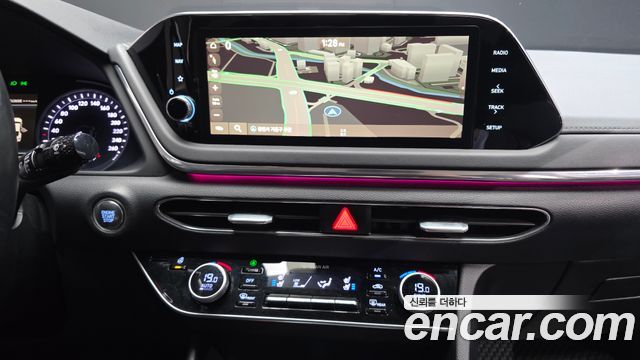 Hyundai Sonata 2022 — photo 16