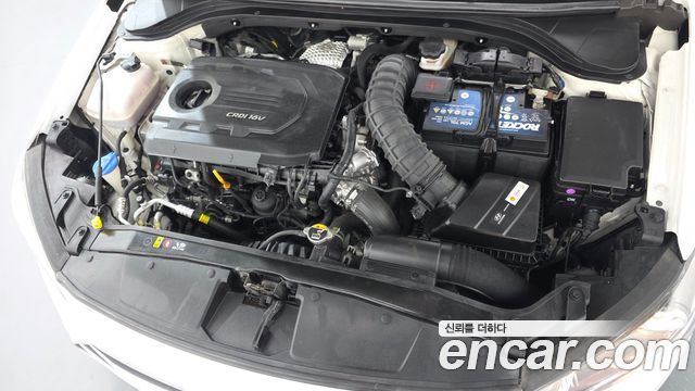 Hyundai AVANTE 2017 — photo 6