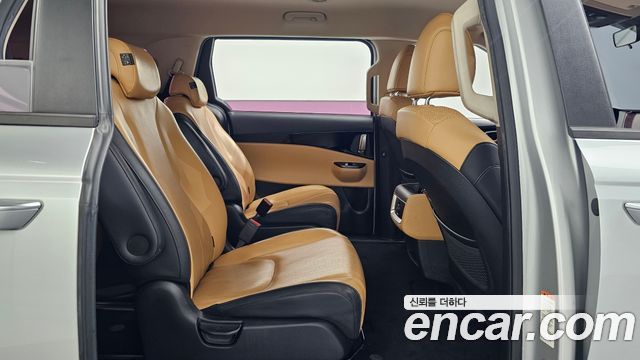 Kia Canival 2021 — photo 12