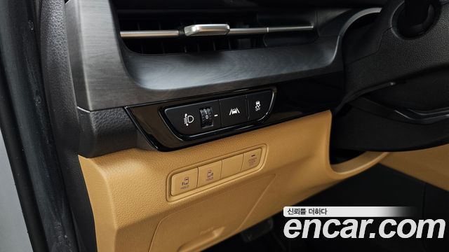 Kia Canival 2021 — photo 16